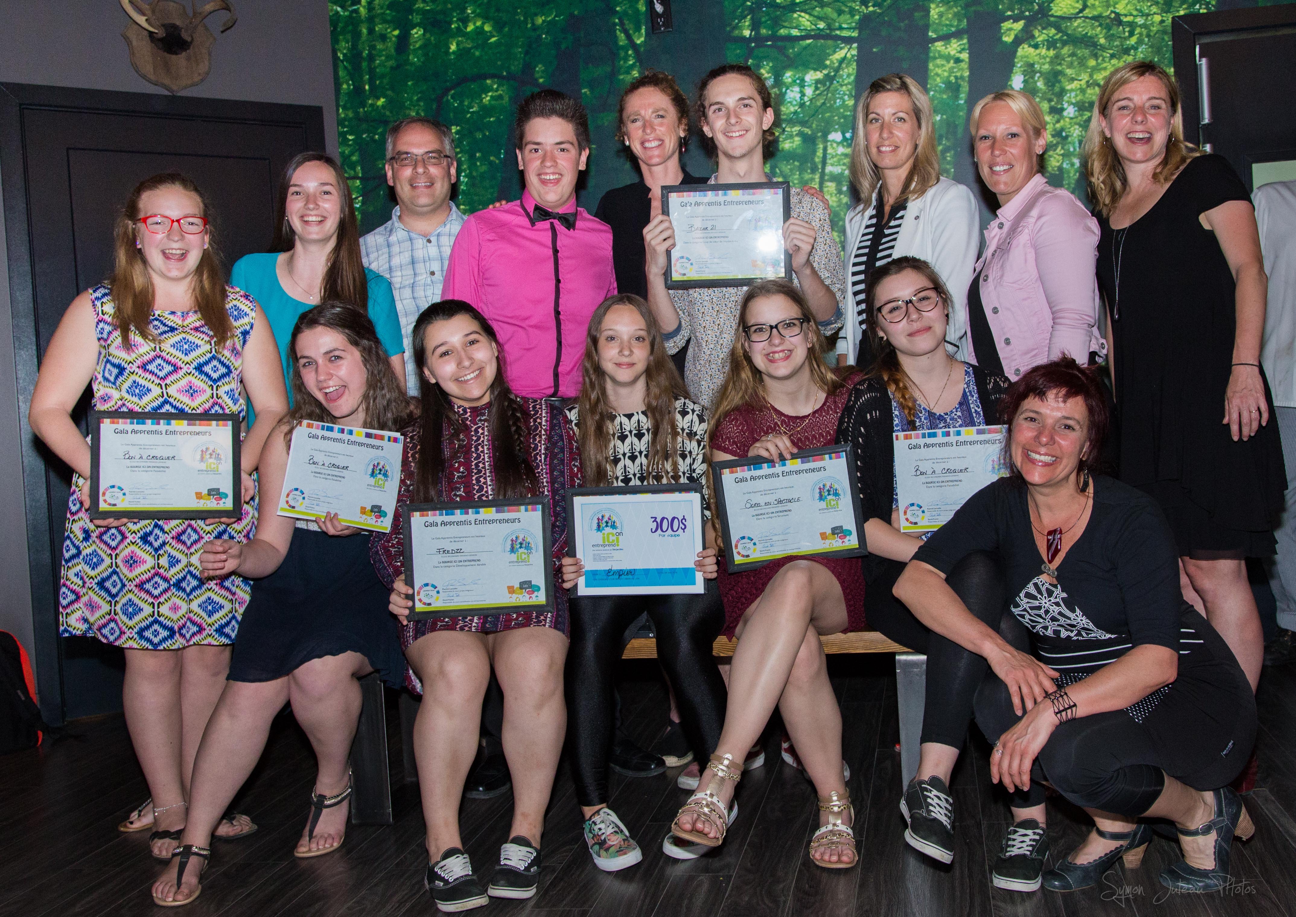 Souper gala apprentis entrepreneurs- gagnants + commanditaires.jpg