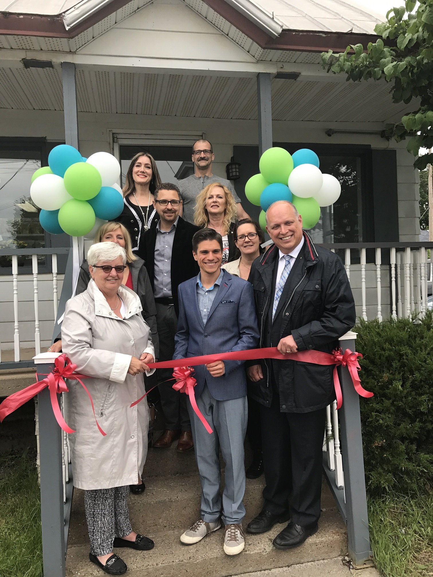 Madame Suzanne Dansereau, mairesse de Contrecœur et préfet de la MRC de Marguerite-d’Youville, Monsieur Michaël Marion, propriétaire de Santé Vous Mieux, Monsieur Stéphane Bergeron, député de Verchèr