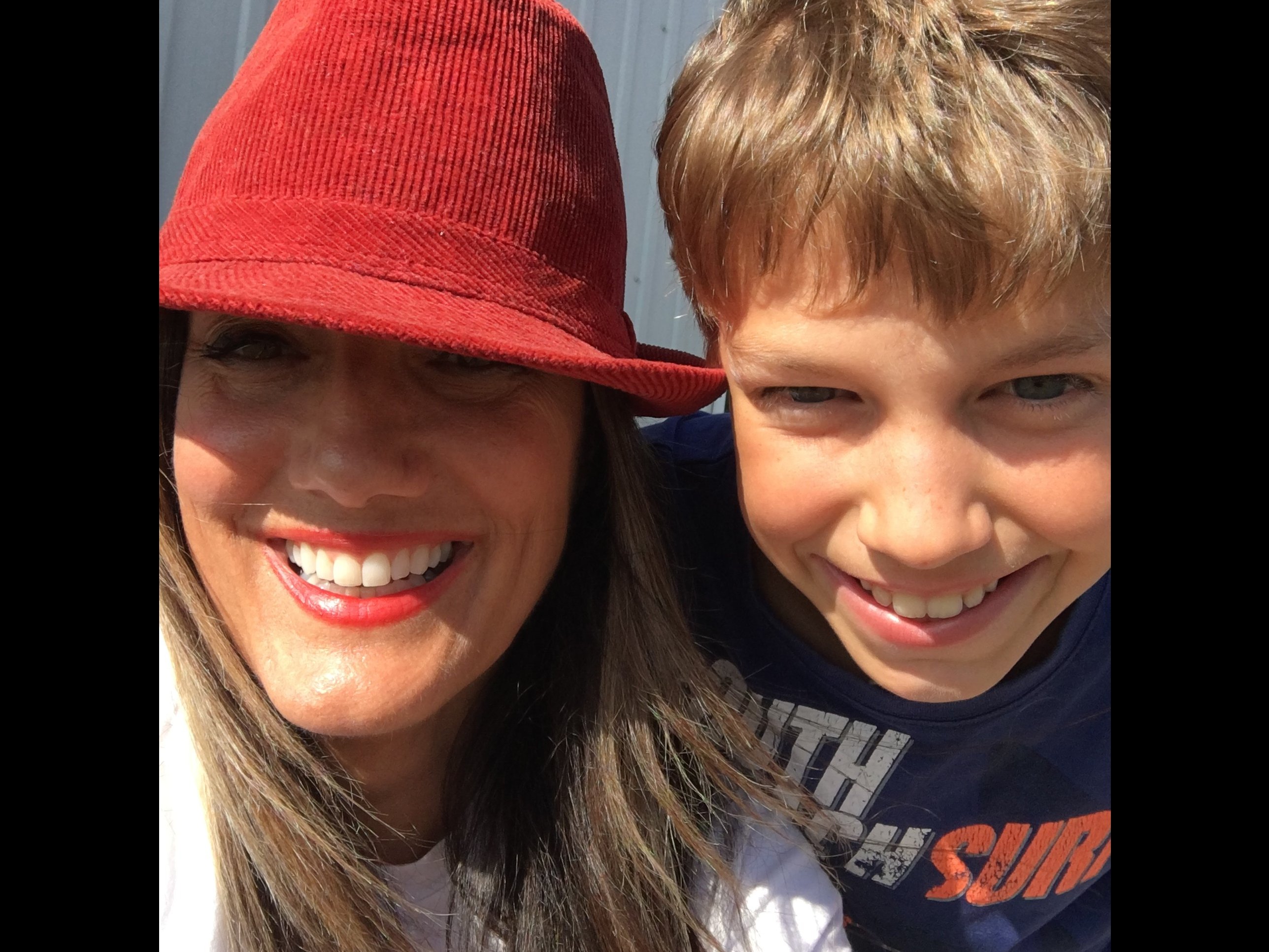 PO2017-Lise et un jeune visiteur.jpg